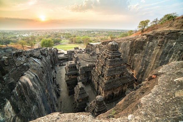 Пещера Эроллы находиться в Индии