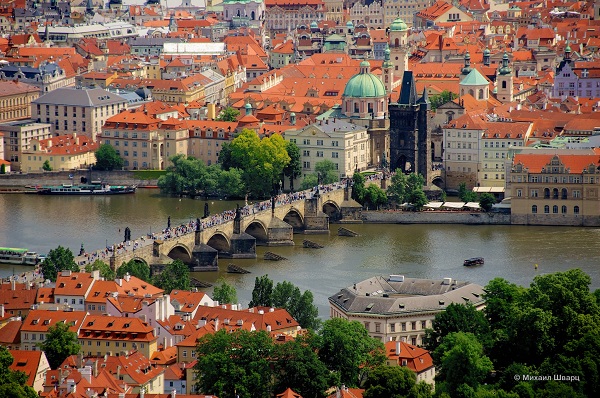 Карлов мост находиться в Праге