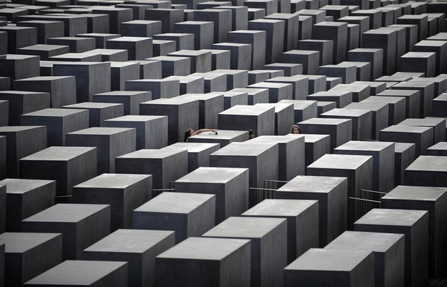 Мемориал жертвам холокоста находться в Берлине