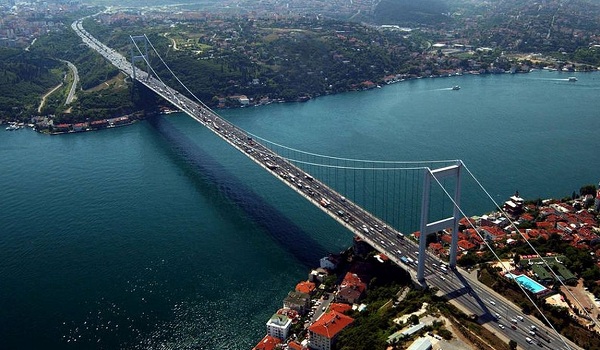 Мост Султана Мехмеда Фатиха находиться в Турции