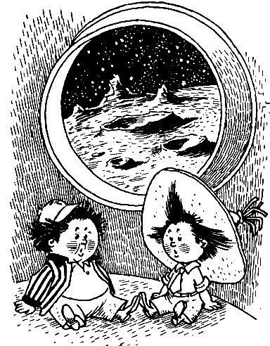 Черно-белое фото. Двое коротышек в недоумении сидят в ракете, а в иллюминаторе видна поверхность Луны.
