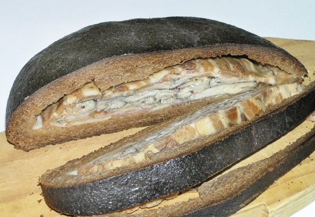 Хлеб с начинкой Калакукко